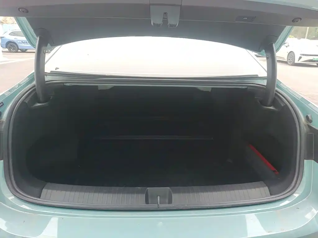 Photo 19 - Volkswagen Passat