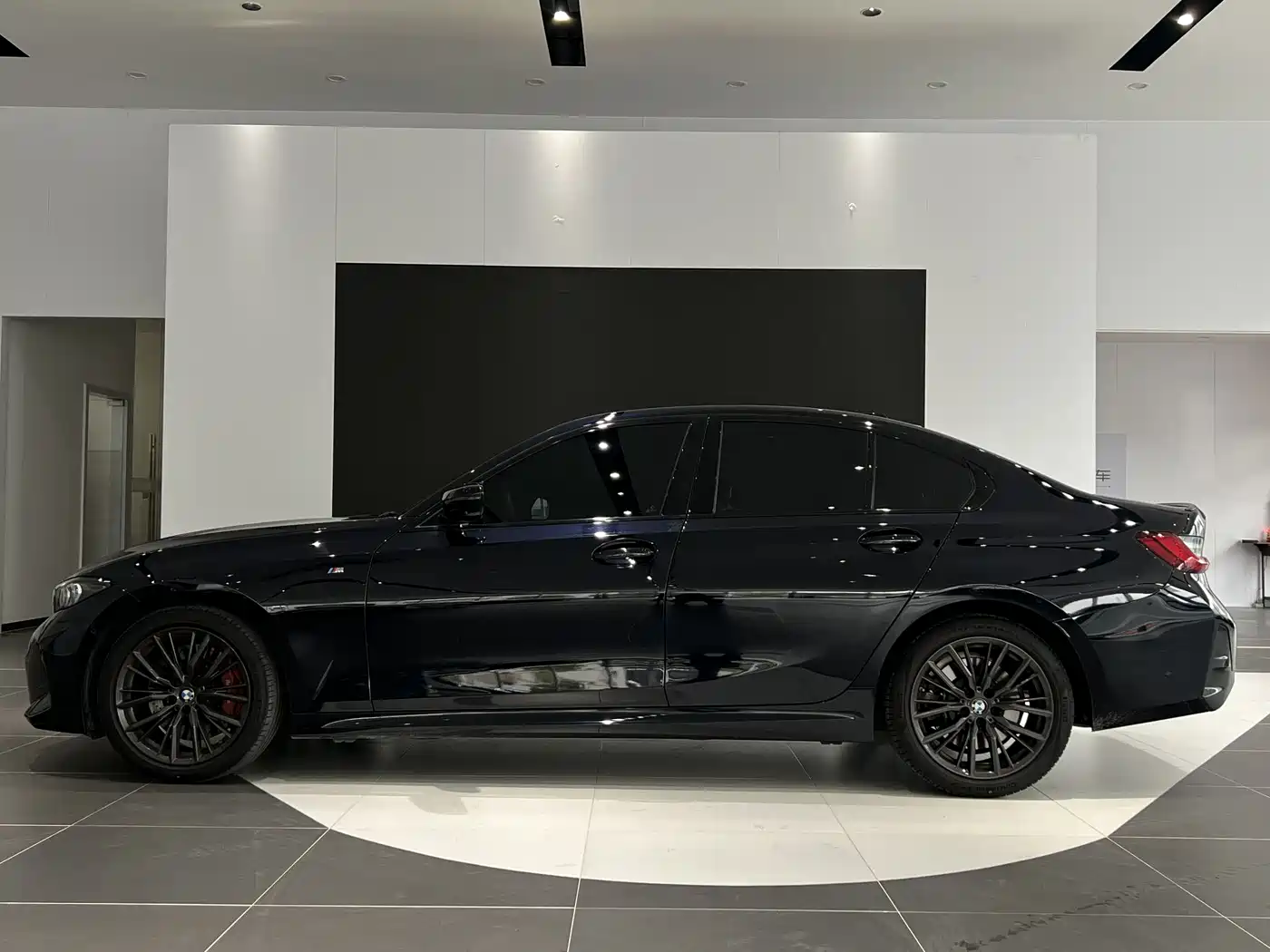 BMW 3-SERIES