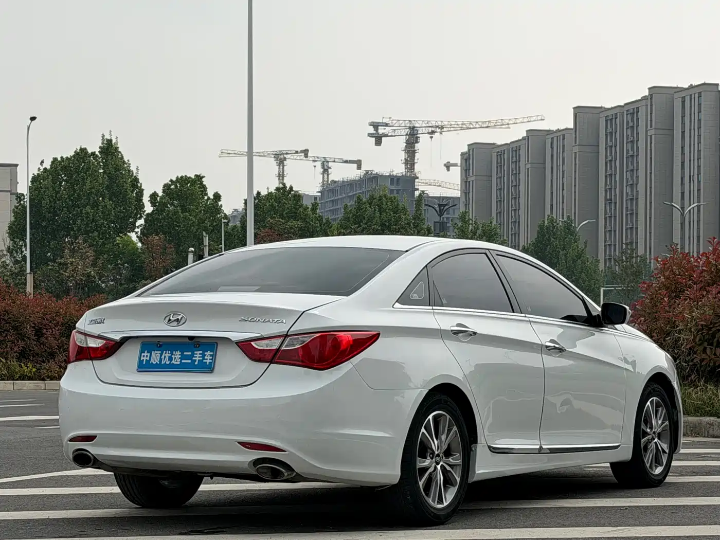 Hyundai Sonata 2014 2.0L Automatic Luxury фото 5