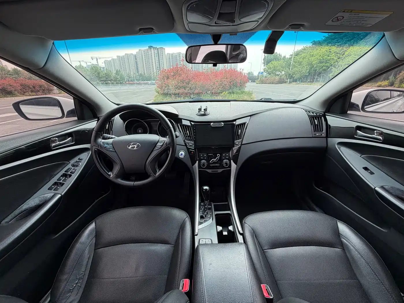 Hyundai Sonata 2014 2.0L Automatic Luxury фото 11