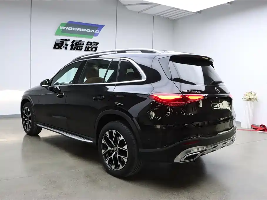 Mercedes-Benz GLC 2023 GLC 260 L 4MATIC Sport 5-seater фото 5