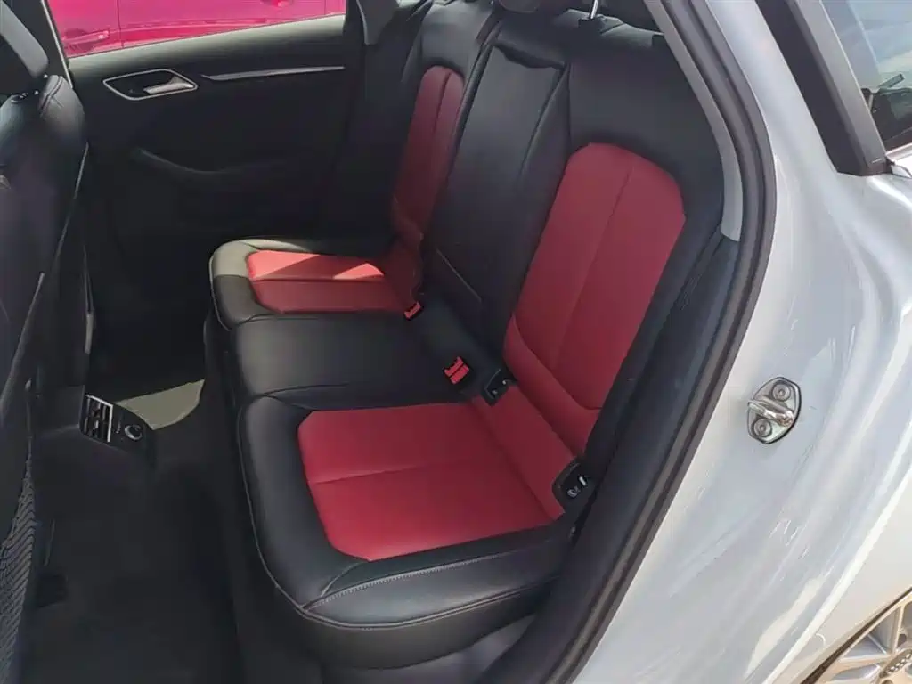 Audi A3 2018 30th Anniversary Sportback 35 TFSI Style фото 13