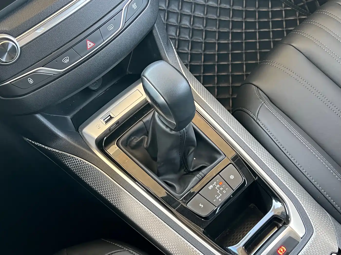 Peugeot 408 2019 360THP Auto Luxury Edition China VI фото 14