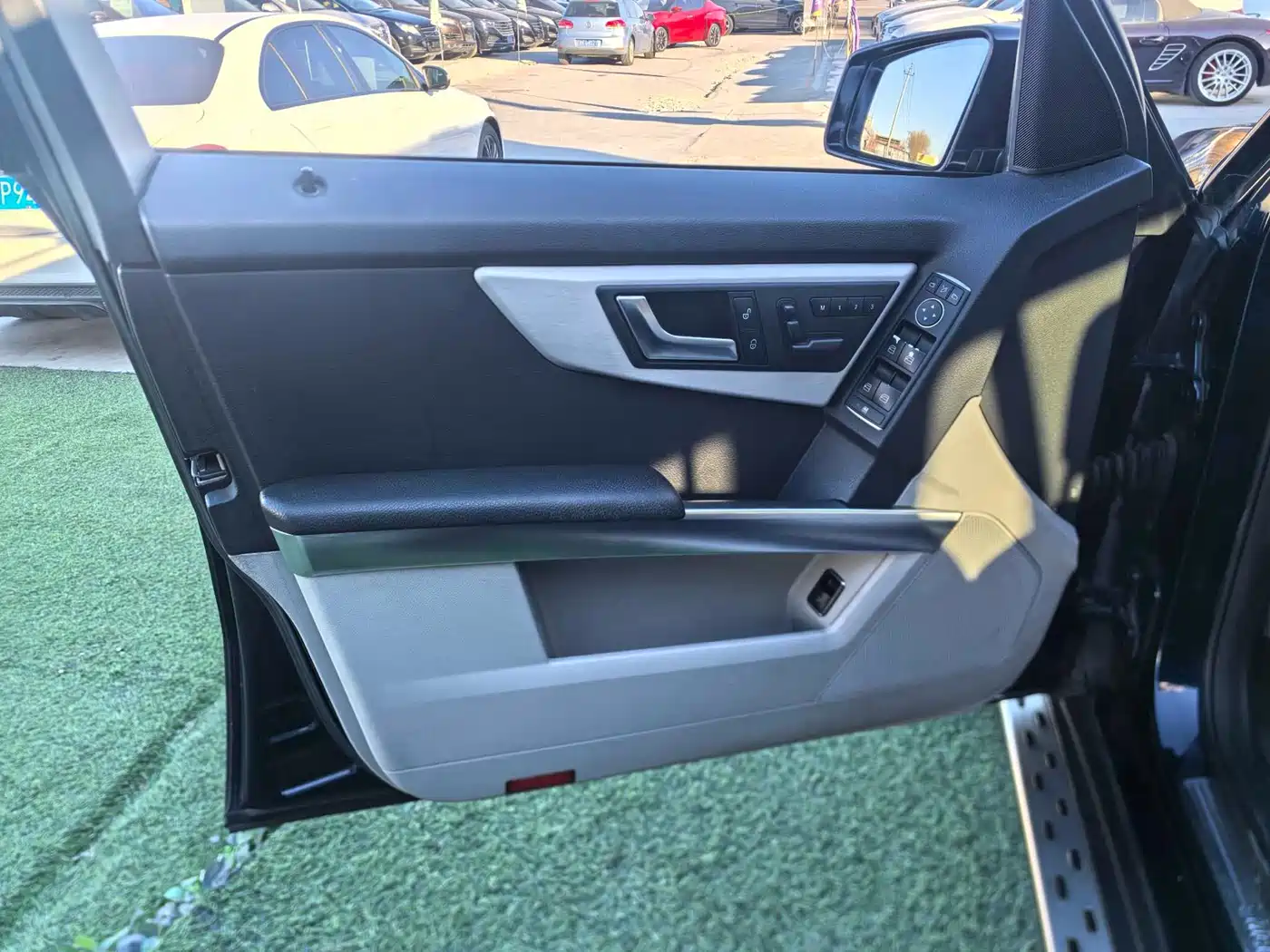 Mercedes-Benz GLK-Class 2012 GLK 300 4MATIC Dynamic фото 6