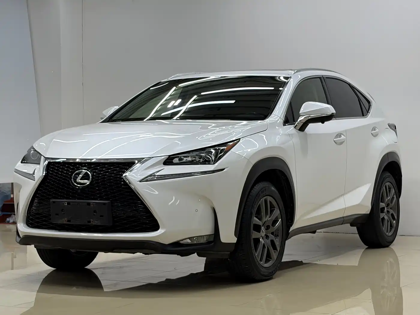 Lexus NX 2015 200t AWD F Sport фото 3