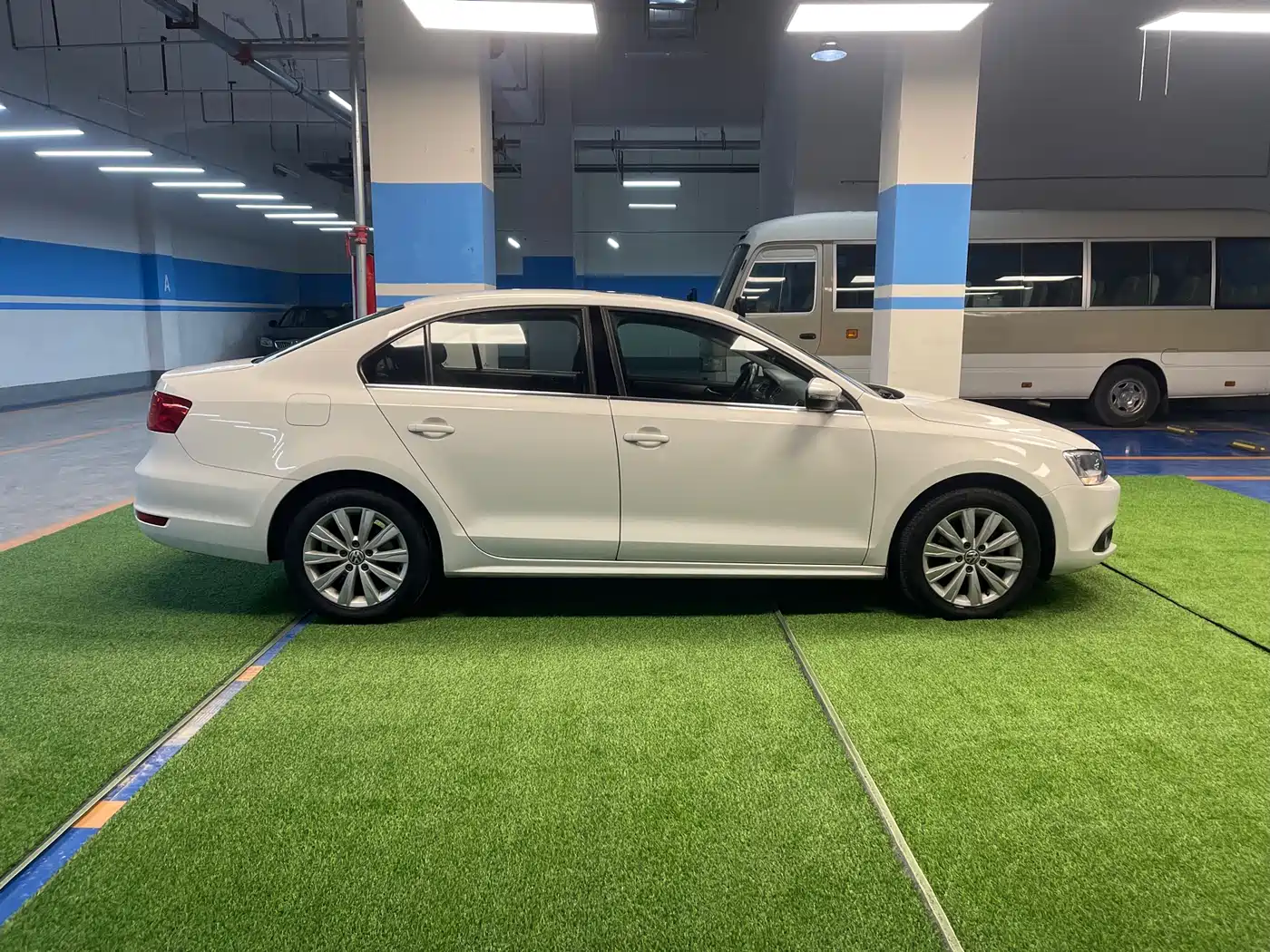 Volkswagen Sagitar 2014 1.4TSI Automatic Luxury фото 6