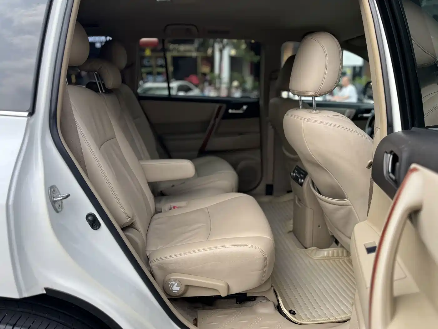 Фото 6 - Toyota Highlander