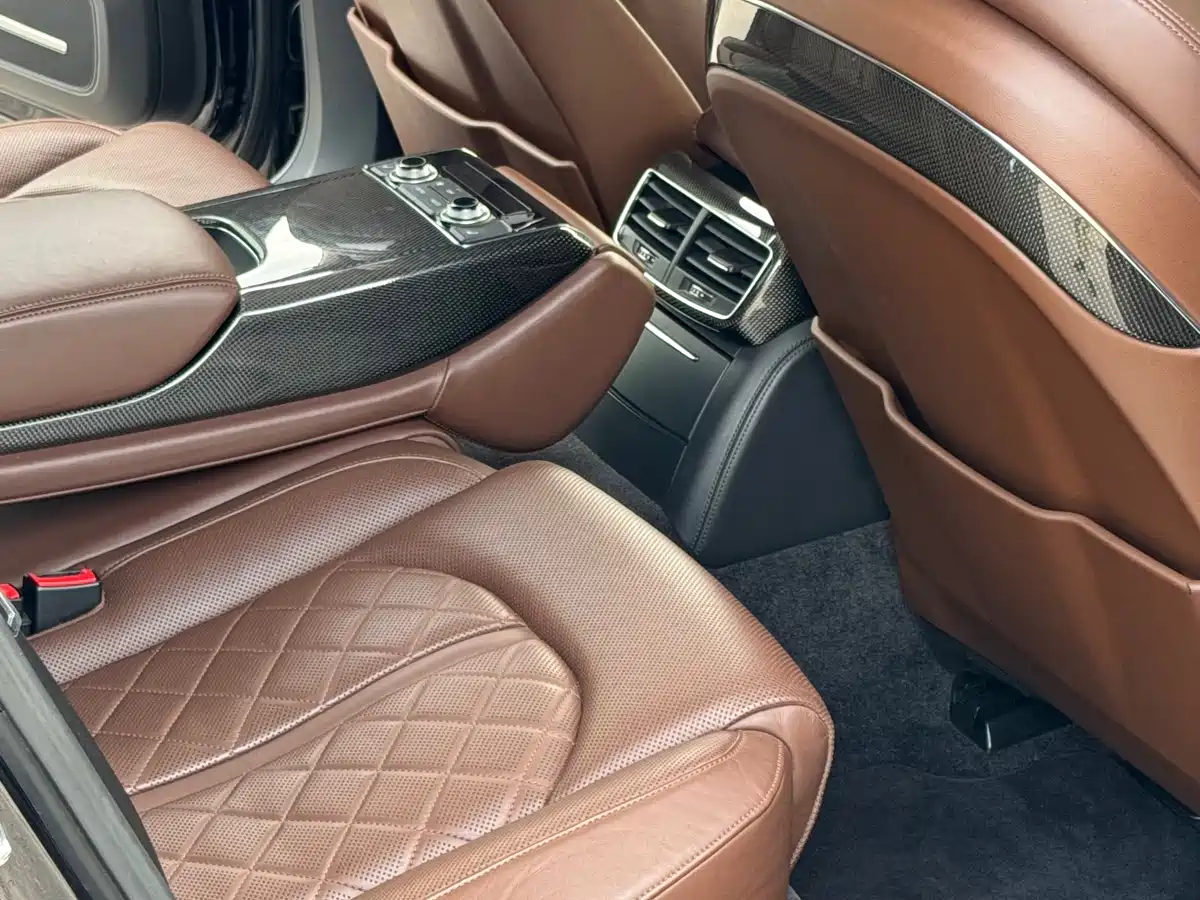 Audi S8 2013 S8 4.0TFSI quattro фото 12