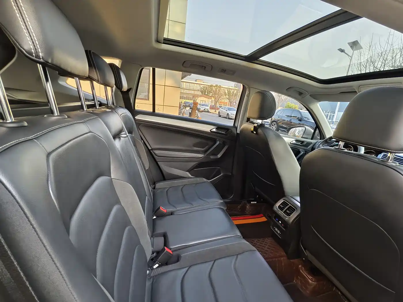 Volkswagen Tiguan L 2019 330TSI Automatic 2WD Smart Luxury Edition China VI фото 16