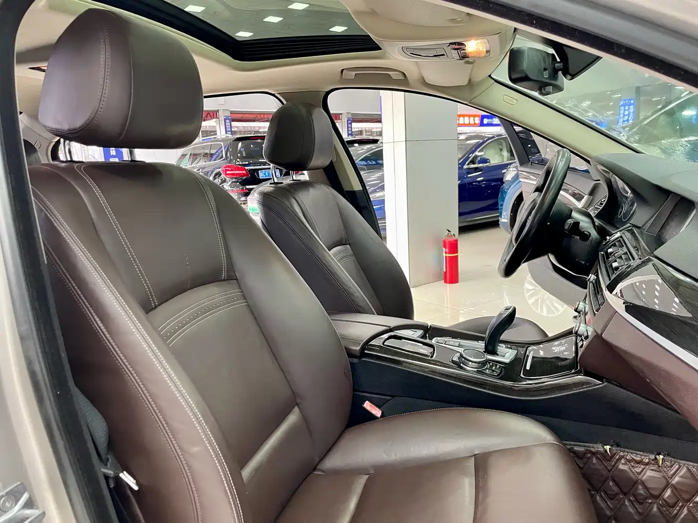 BMW 5 Series 2014 525Li Luxury Design Package фото 13