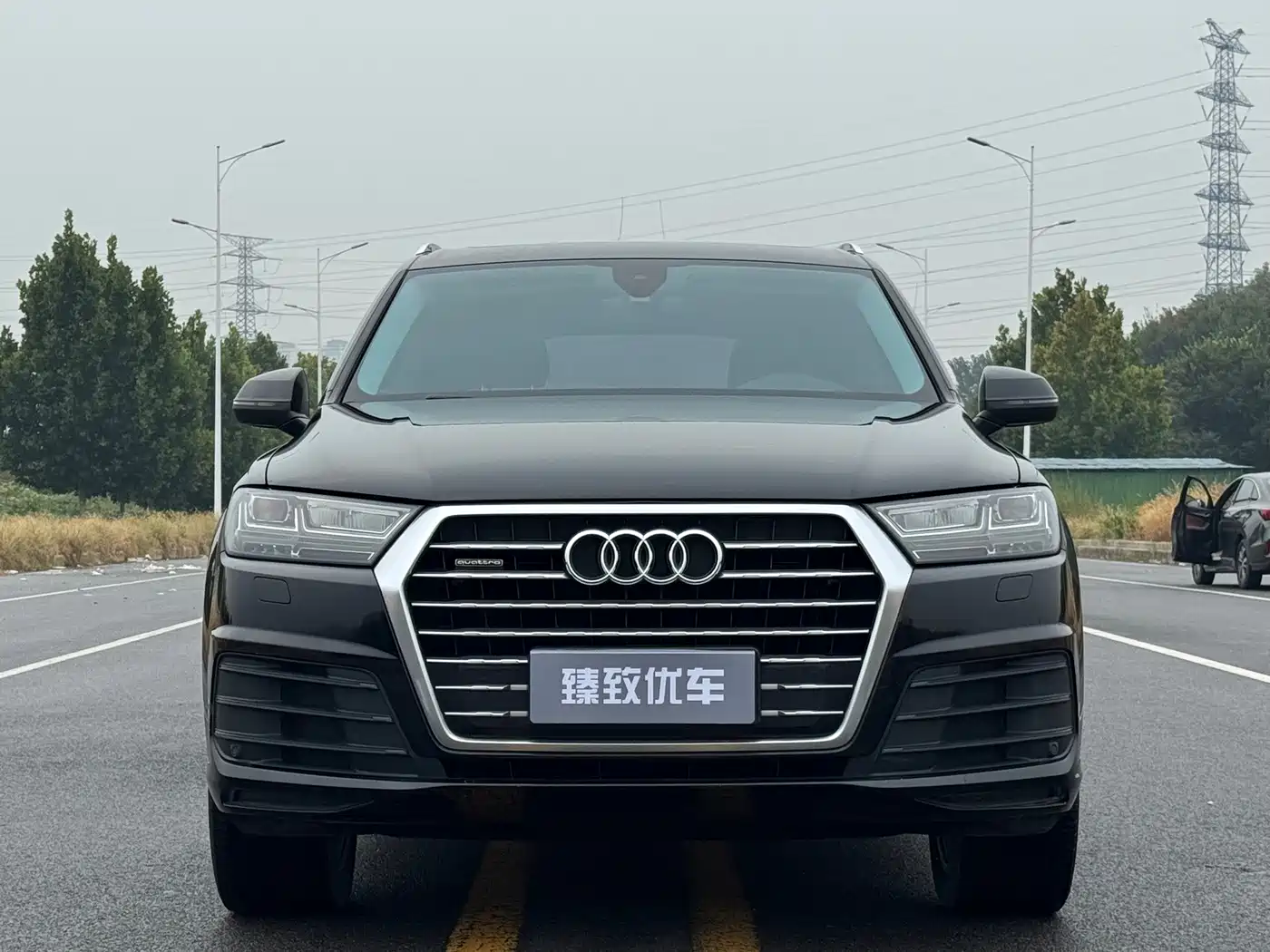 Photo 2 - Audi Q7