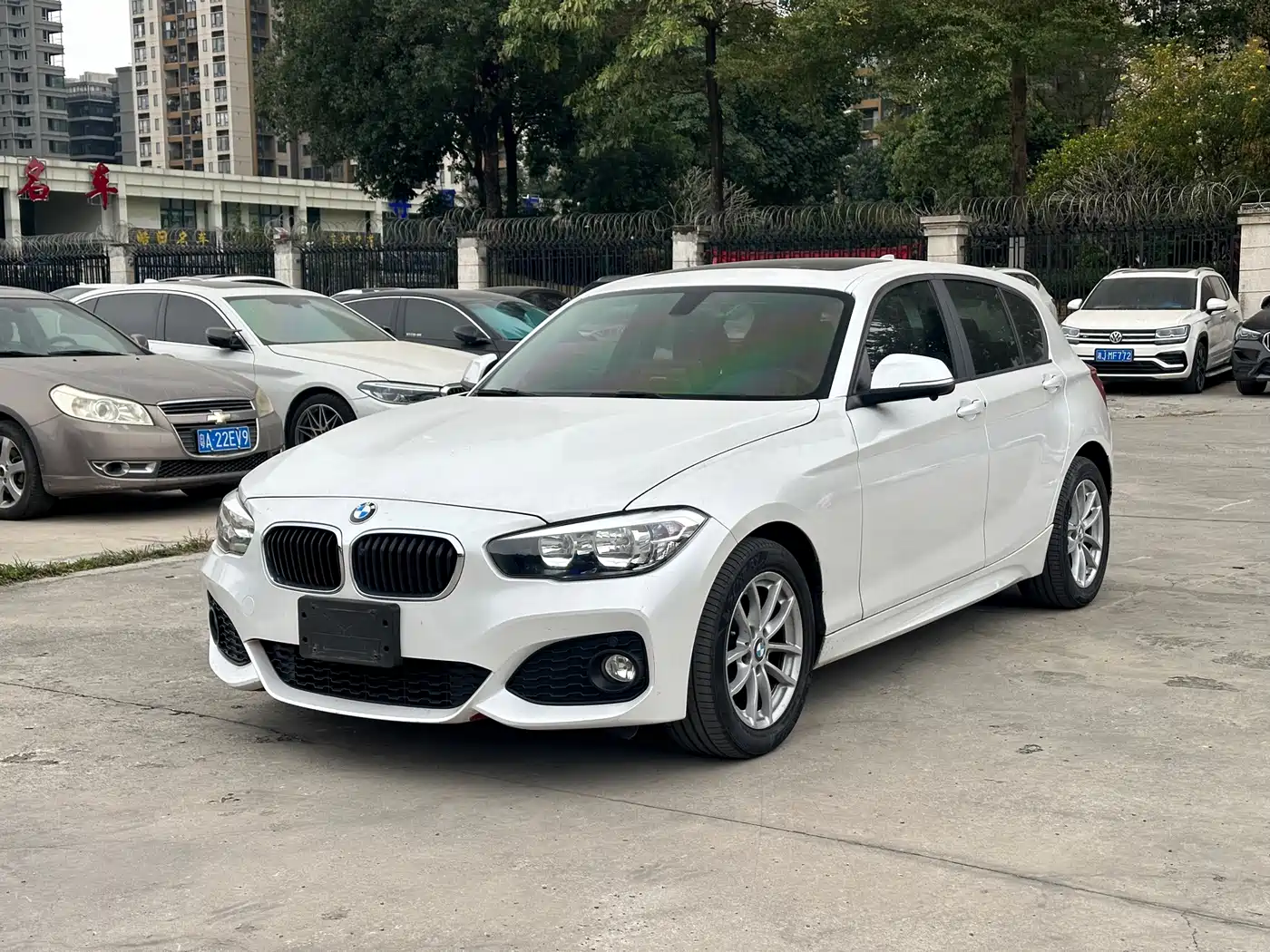 BMW 1 Series (Import) 2015 118i Leading
