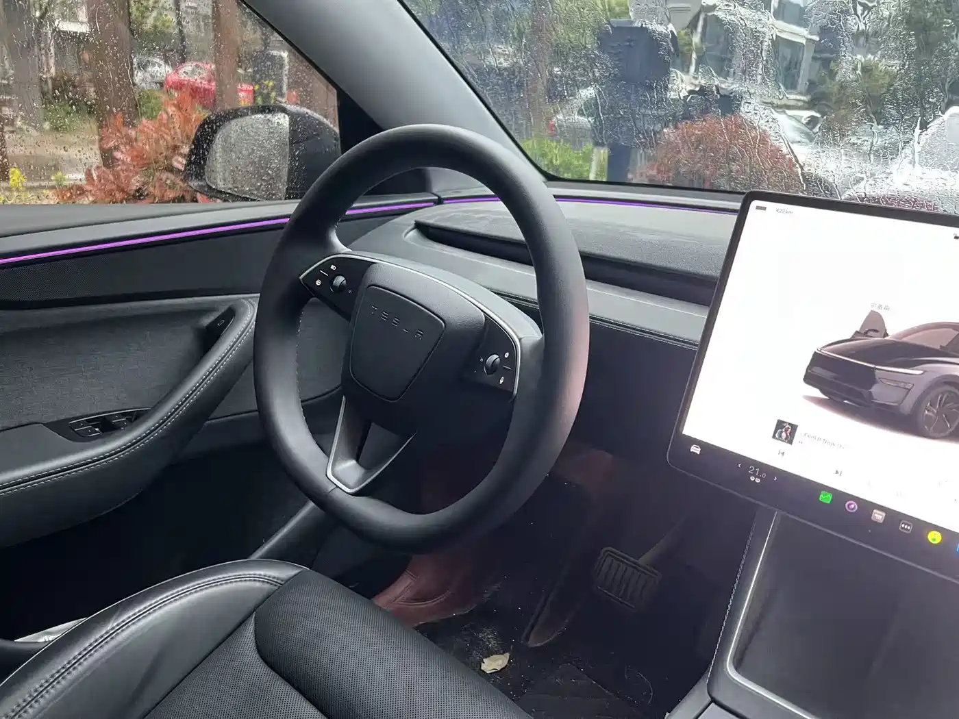 TESLA MODEL Y
