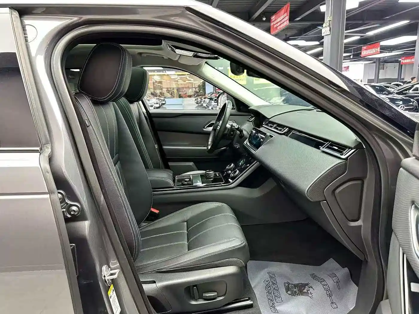 Land Rover Range Rover Velar 2019 250PS R-DYNAMIC S фото 6