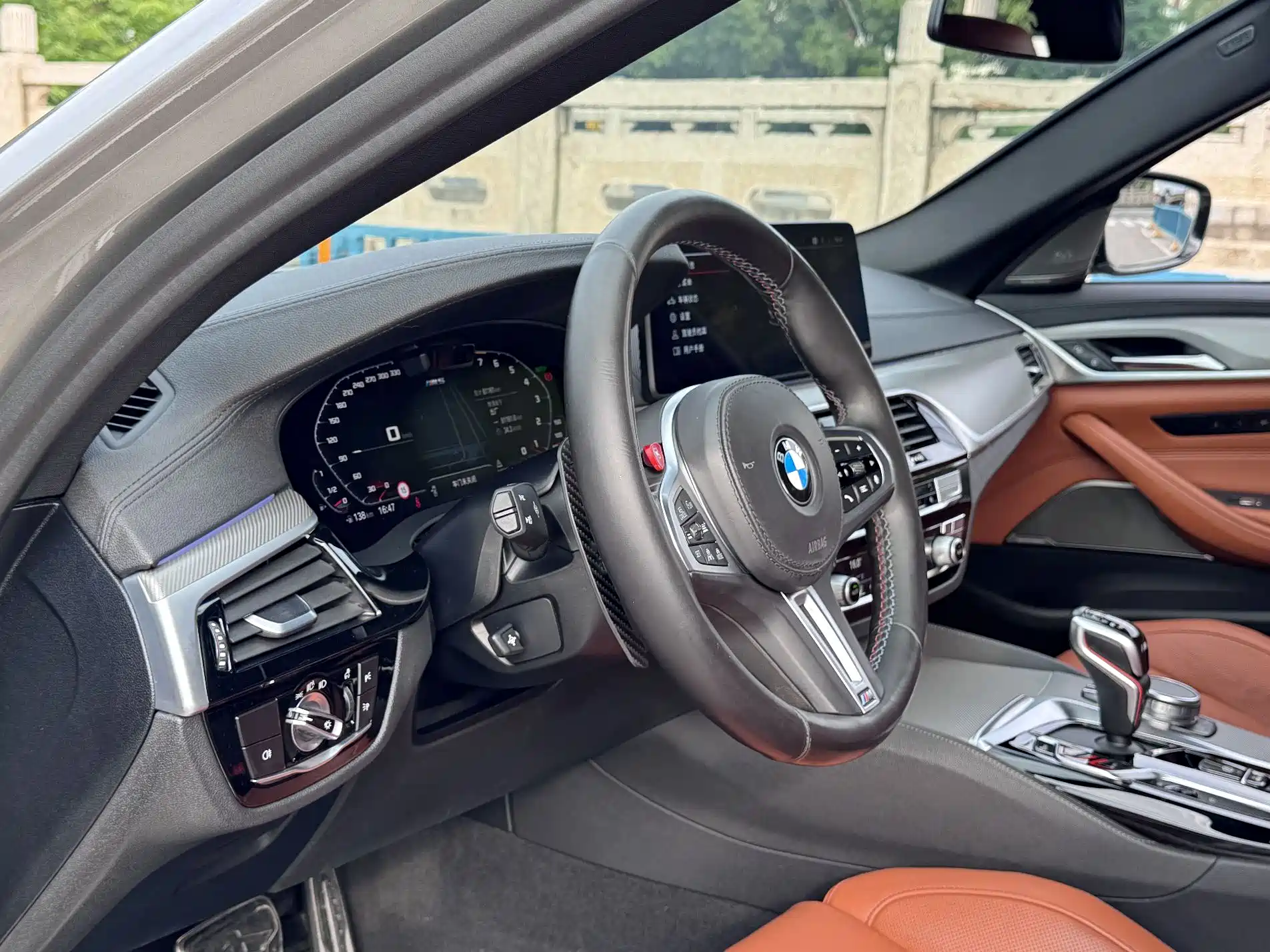 صورة 11 - BMW M5