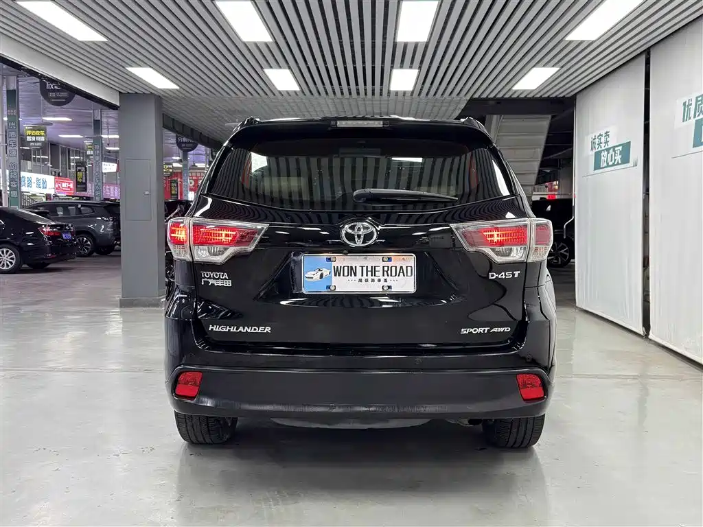 TOYOTA HIGHLANDER