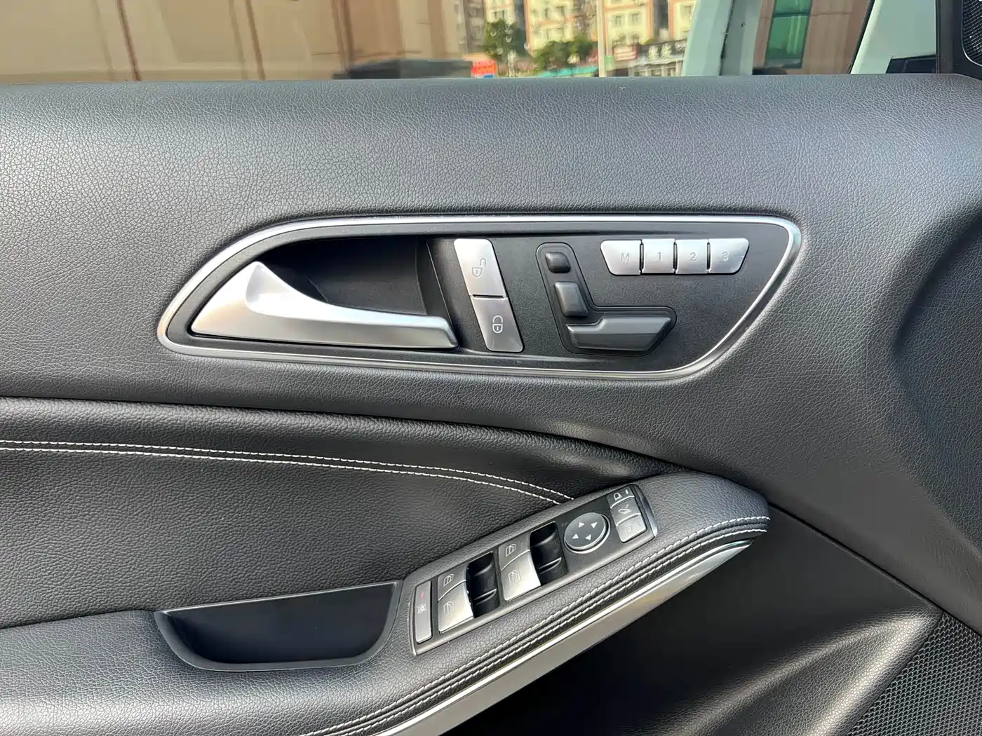 Mercedes-Benz GLA 2017 GLA 220 4MATIC Fashion фото 13