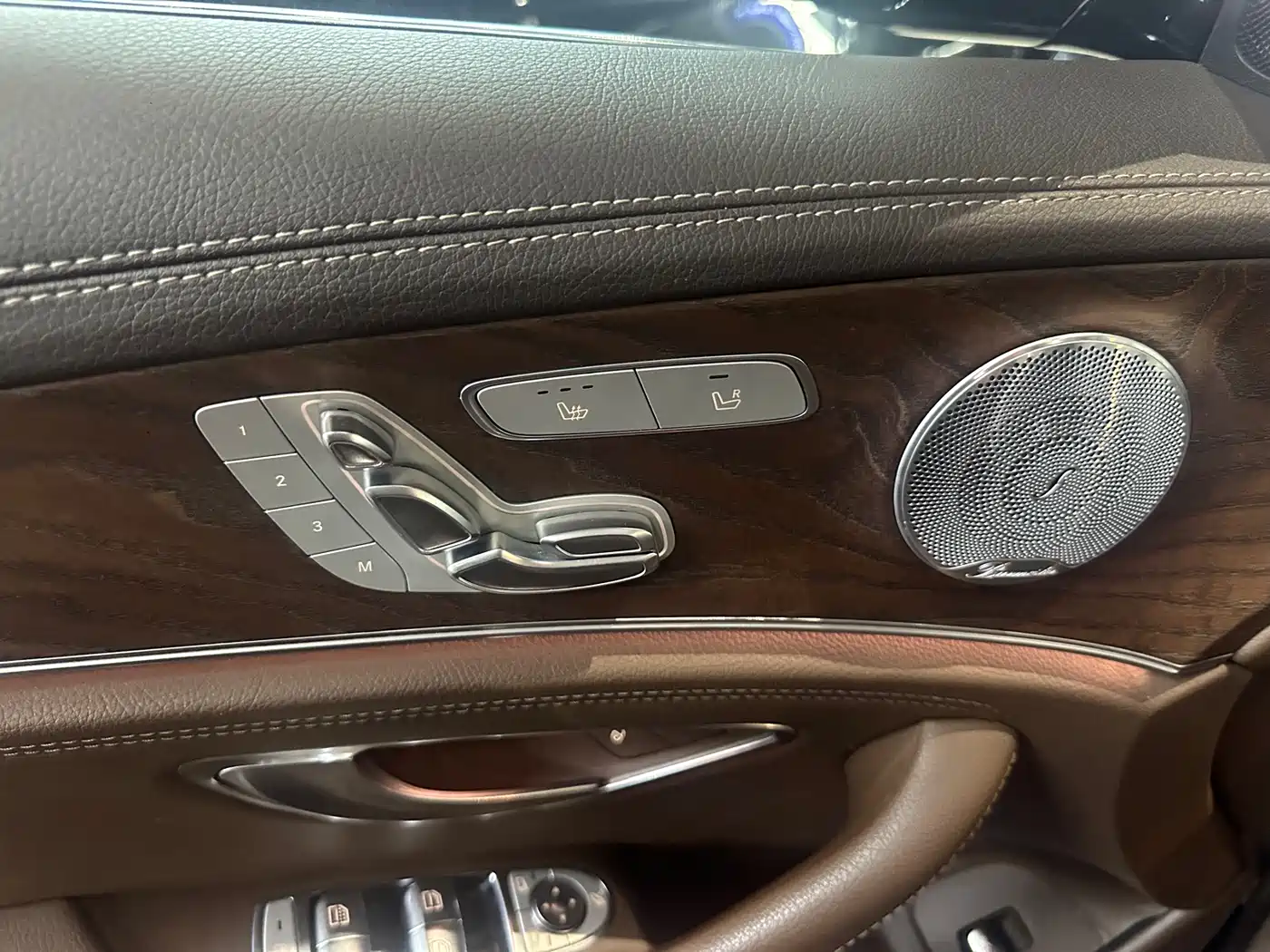 Mercedes-Benz E-Class 2020 E 300 L Luxury Model фото 10