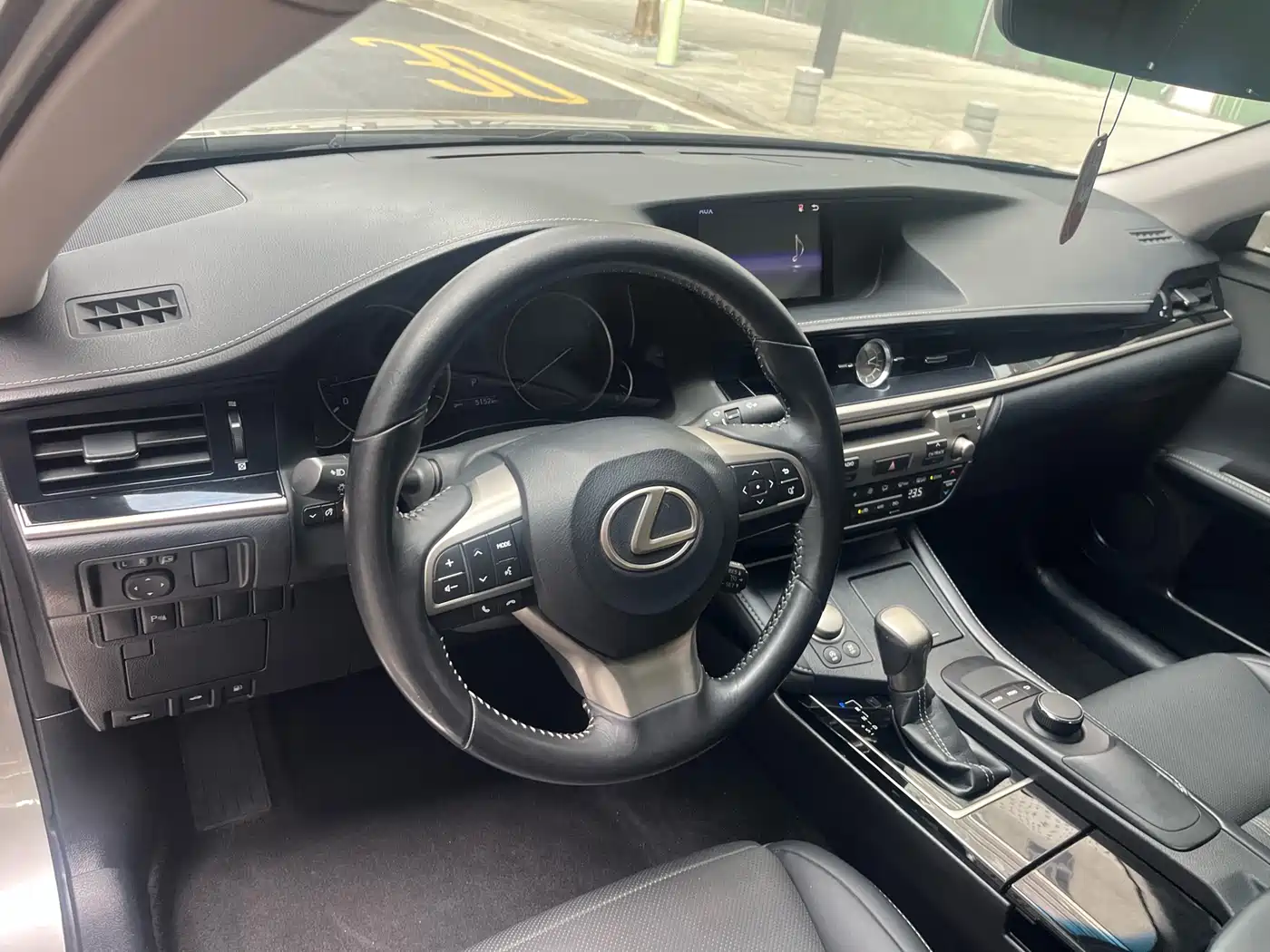 Lexus ES 2015 200 Elite Edition фото 11