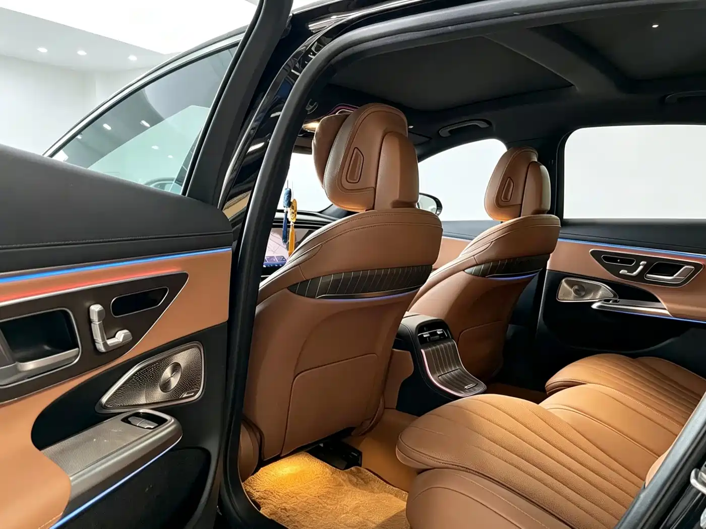 Mercedes-Benz E-Class 2025 E 300 L Luxury Sport фото 6