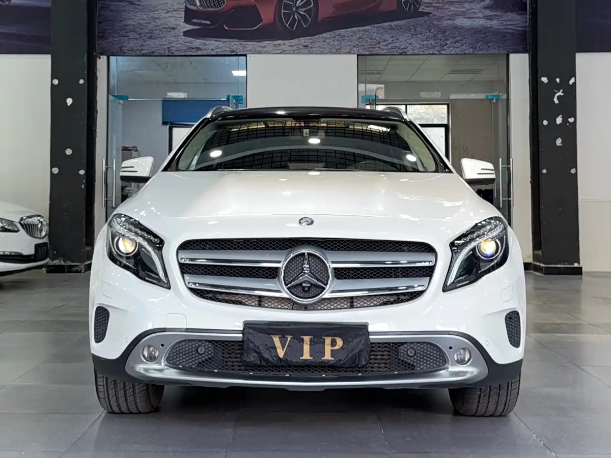 Mercedes-Benz GLA 2016 GLA 220 4MATIC Fashion фото 2