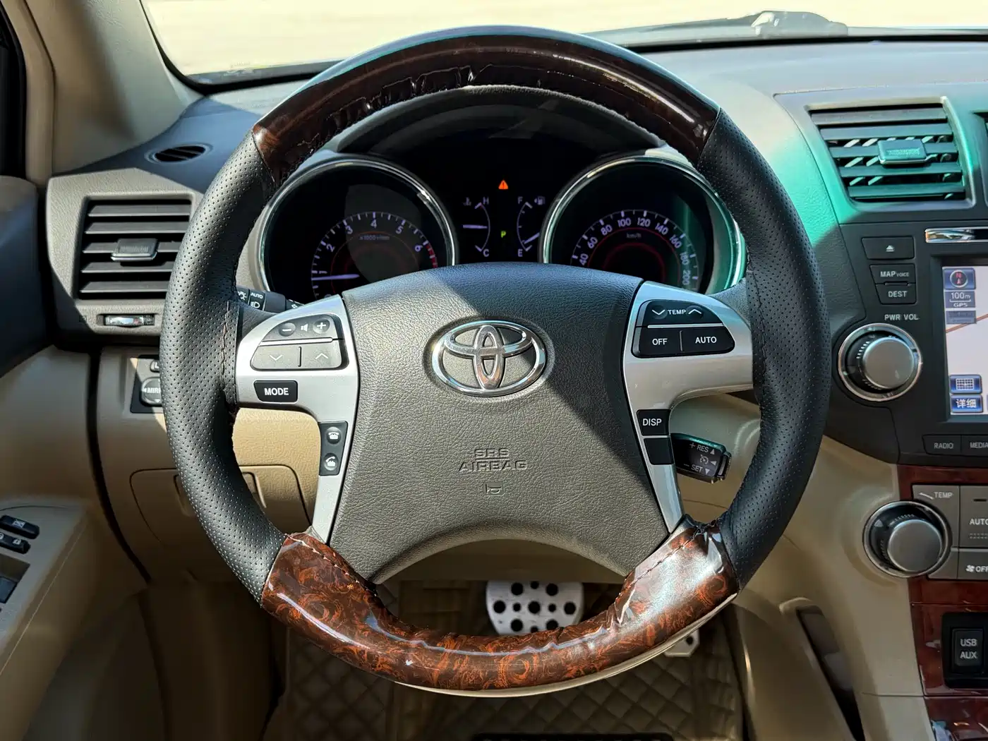 Toyota Highlander 2012 2.7L 2WD 7-Seater Luxury Navigation Edition фото 10