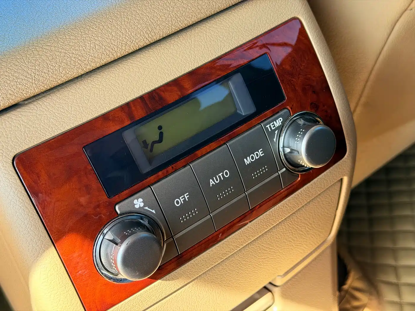 Toyota Highlander 2012 2.7L 2WD 7-Seater Luxury Navigation Edition фото 18