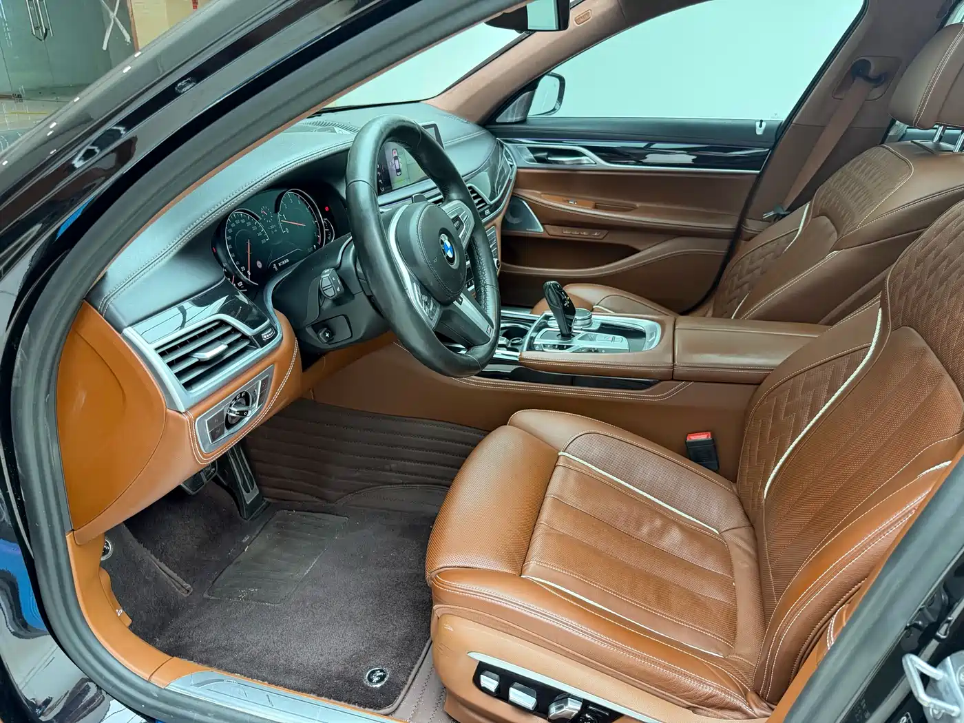 BMW 7 Series 2018 740Li xDrive Premium Type M Sport Package фото 7