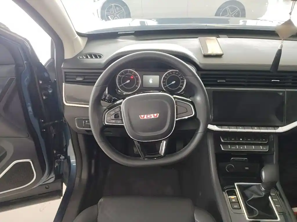 Sinotruk VGV VGV U70 2019 2020 Model 1.5T Manual Luxury 7-Seater
