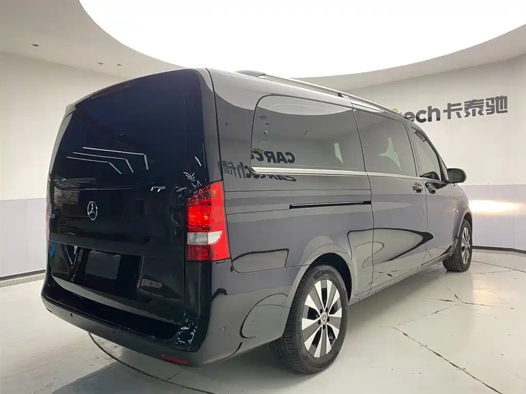 Mercedes-Benz Vito 2023 2.0T Business 7-Seater фото 6