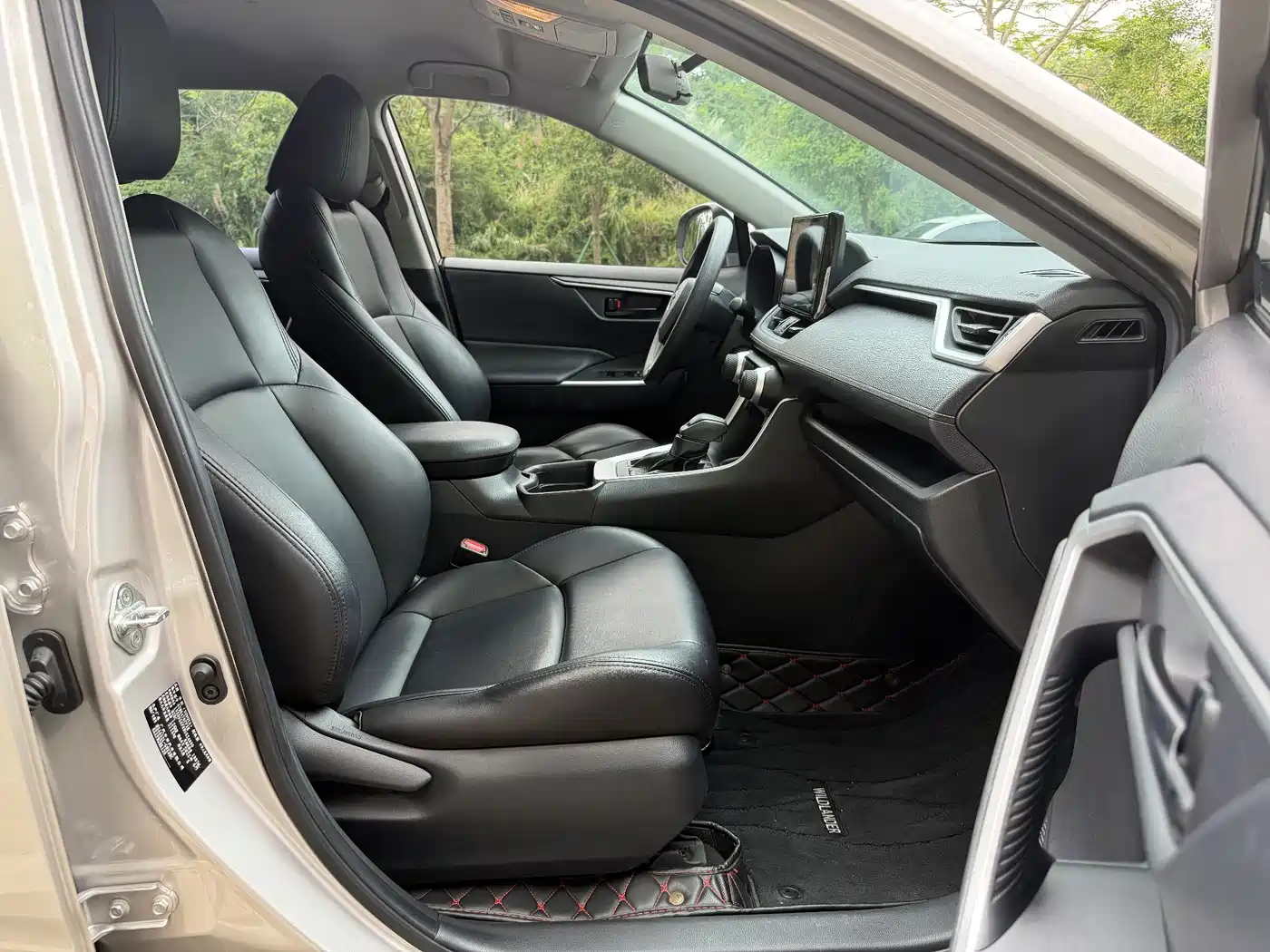Toyota Wildlander 2022 Facelift 2.0L CVT 2WD Leading Edition фото 10