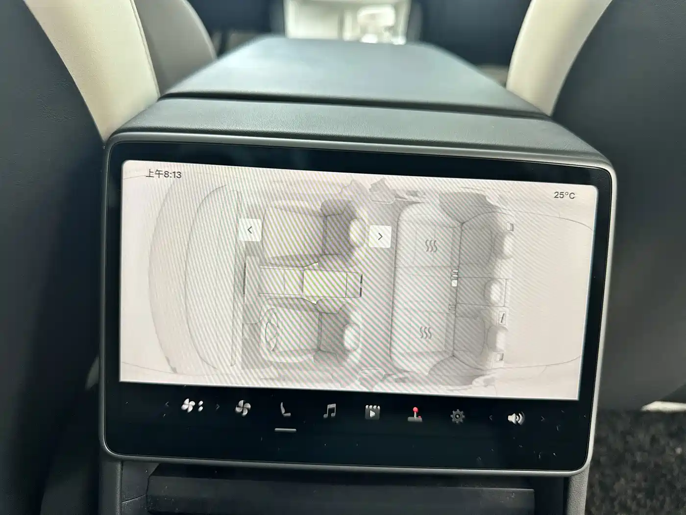 Фото 8 - Tesla Model 3