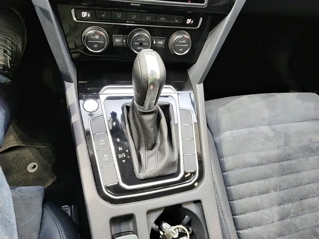 Volkswagen Magotan 2017 330TSI DSG Premium фото 10