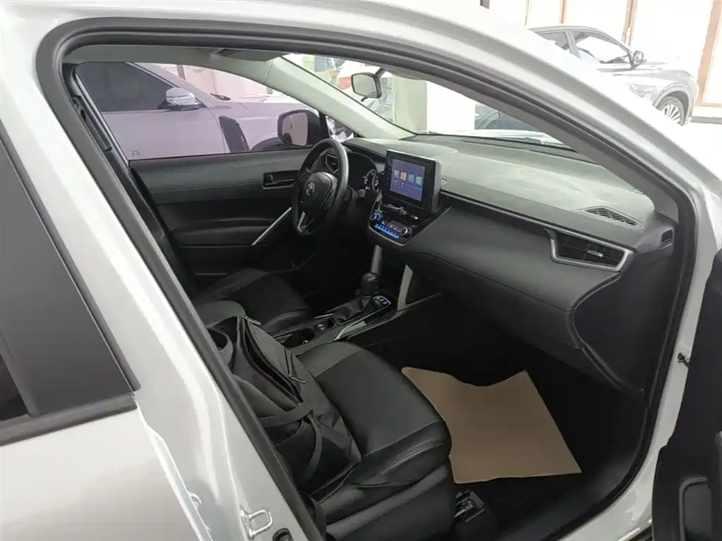 Toyota Frontlander 2022 2.0L CVT Leading Edition фото 25