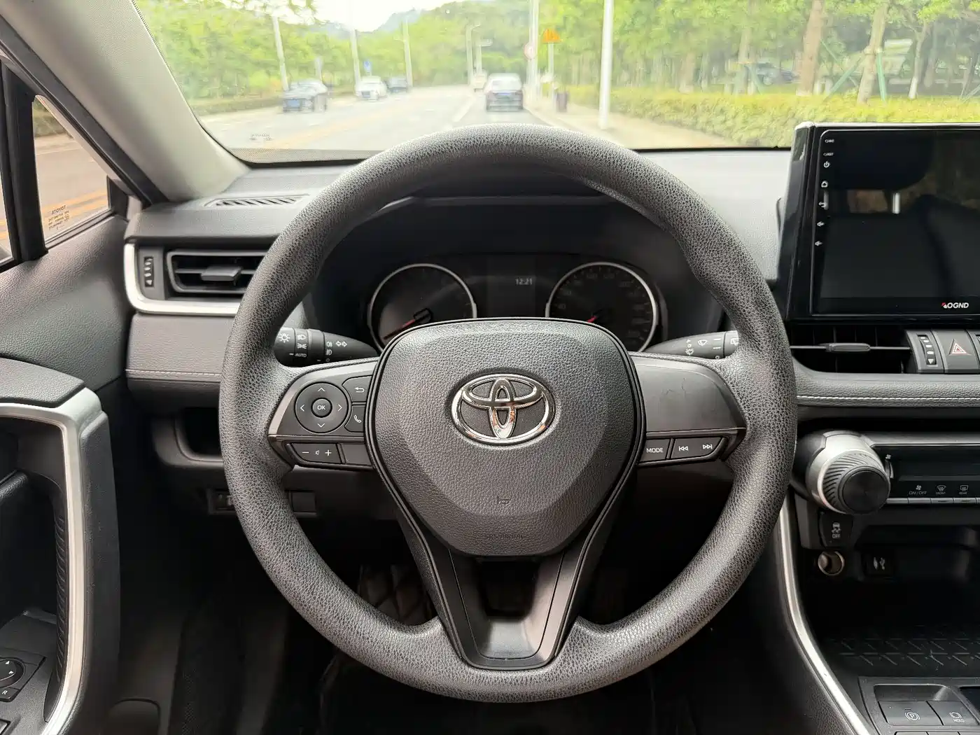 Toyota Wildlander 2022 Facelift 2.0L CVT 2WD Leading Edition фото 14