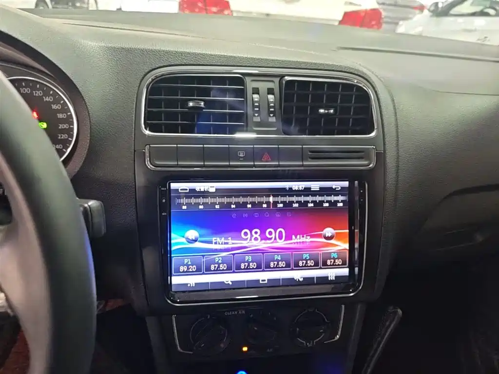 Volkswagen Polo 2016 1.6L Automatic Comfort фото 13