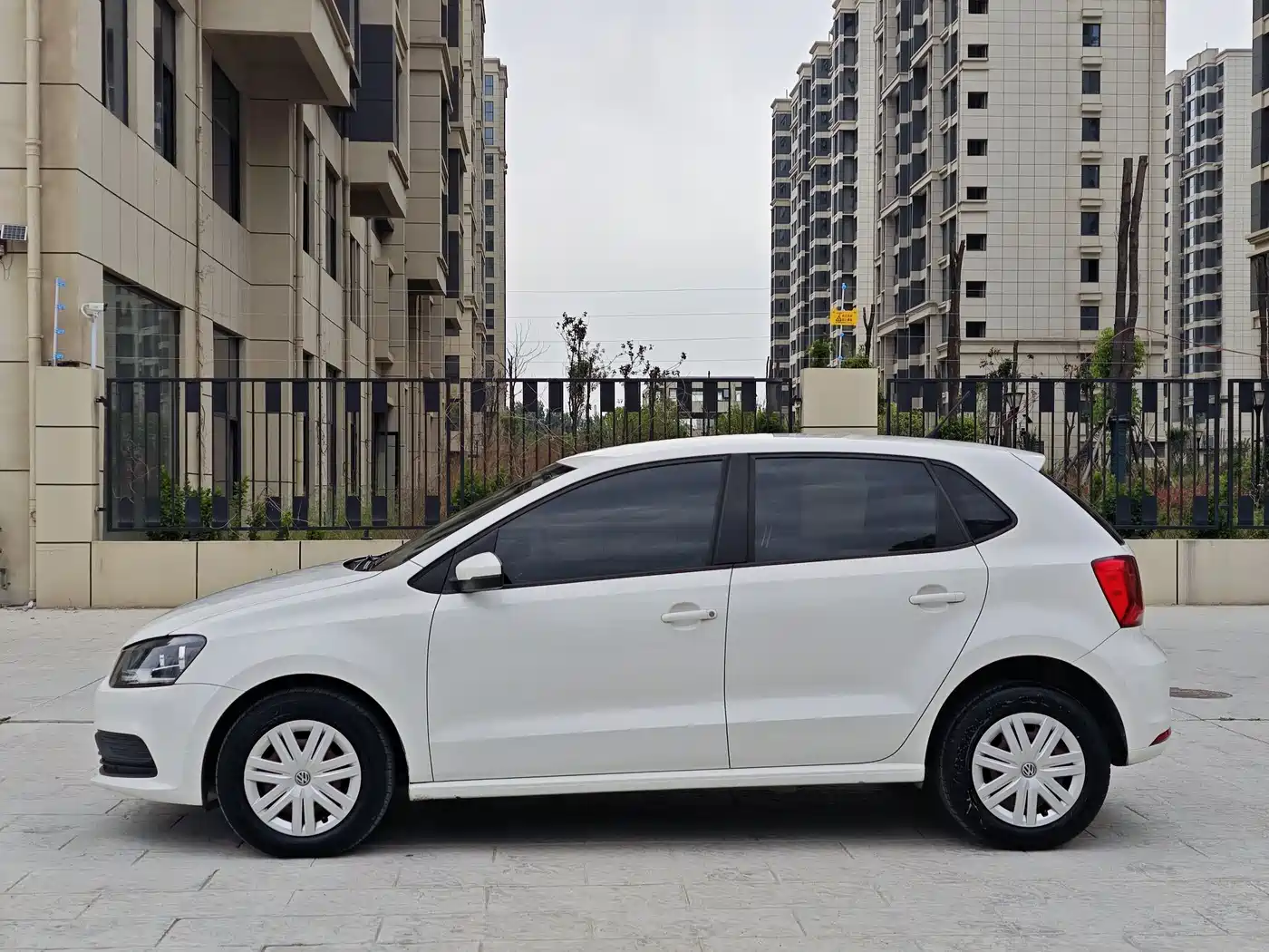 Volkswagen Polo 2018 1.5L Auto Safe Drive фото 4
