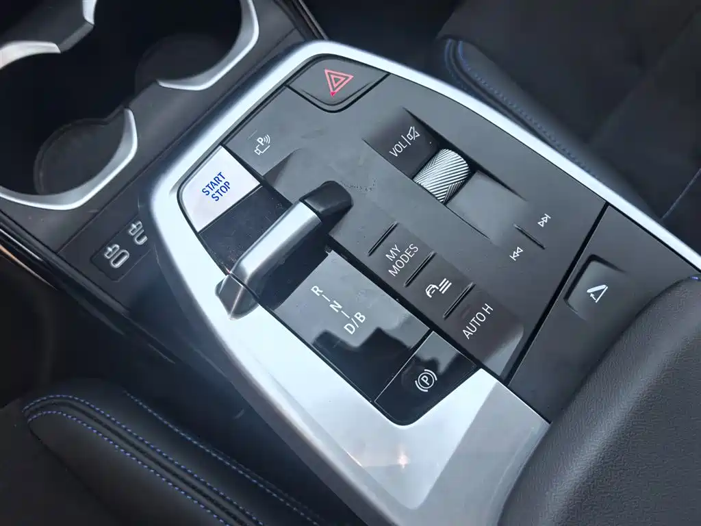 BMW iX1 2025 2025 eDrive25L M Sport Package