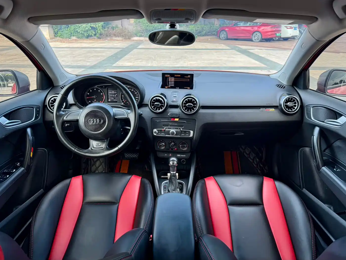 Audi A1 2016 30 TFSI Sportback Design Style Edition фото 4
