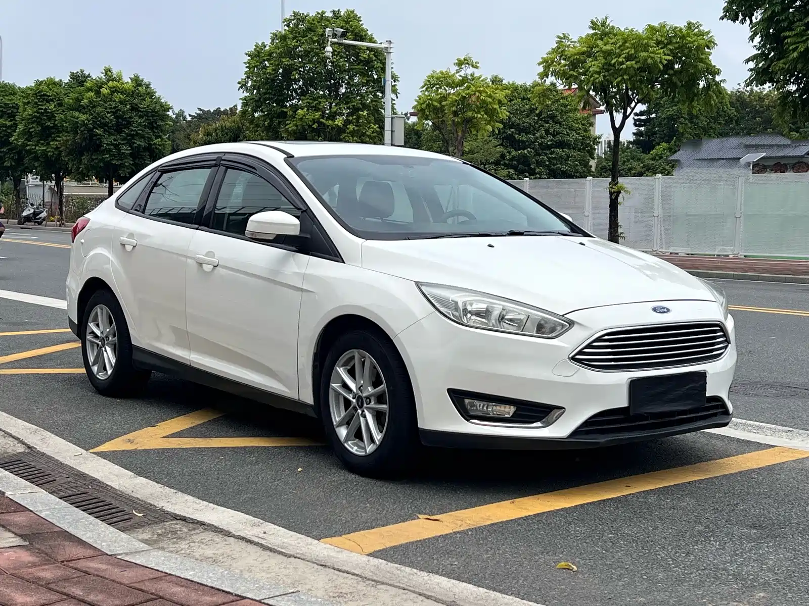 Фото 3 - Ford Focus