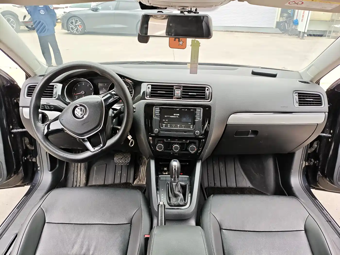 Volkswagen Sagitar 2015 230TSI Automatic Comfort фото 10
