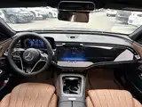 صورة 5 - Mercedes-Benz E-Class