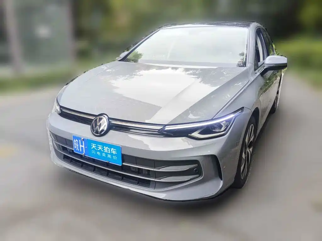 Volkswagen Golf 2025 2025 Facelift 300TSI Pro