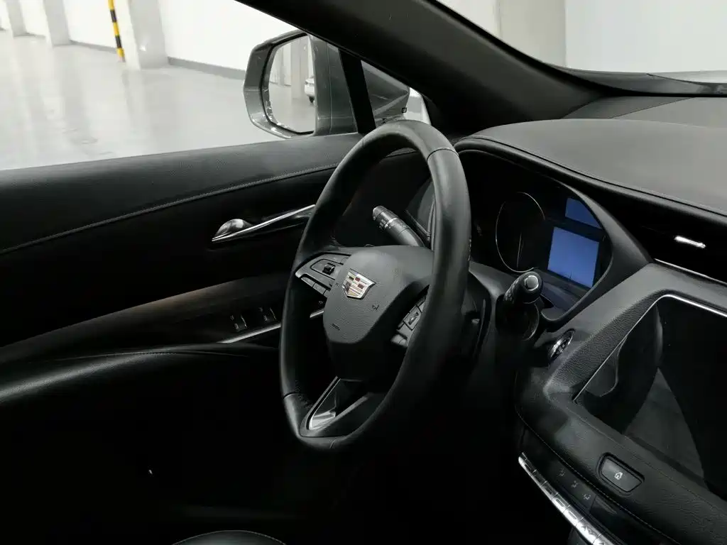 Photo 22 - Cadillac XT4