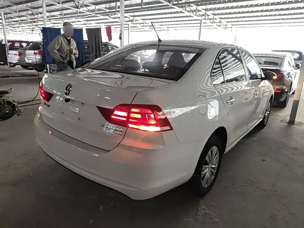 Volkswagen Santana 2016 1.6L Manual Trend Edition фото 7