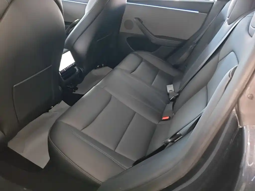 Фото 17 - Tesla Model 3