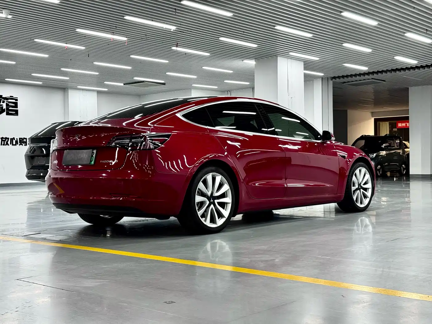 TESLA MODEL 3
