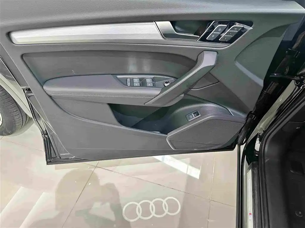 Audi Q5L 2026 2025 Model Year Facelift 45th Anniversary Edition 40 TFSI Luxury Dynamic