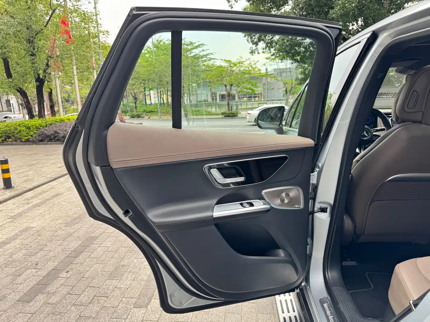 MERCEDES-BENZ EQE SUV