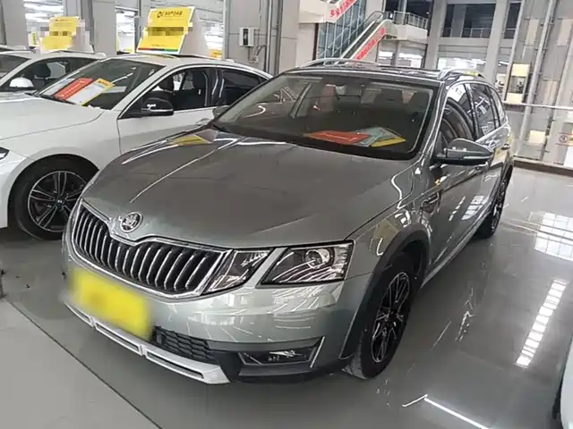 Škoda Octavia 2018 Model Wagon TSI230 DSG Luxury Edition